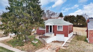 813 Chain Of Rocks Drive, St Louis, MO 63137