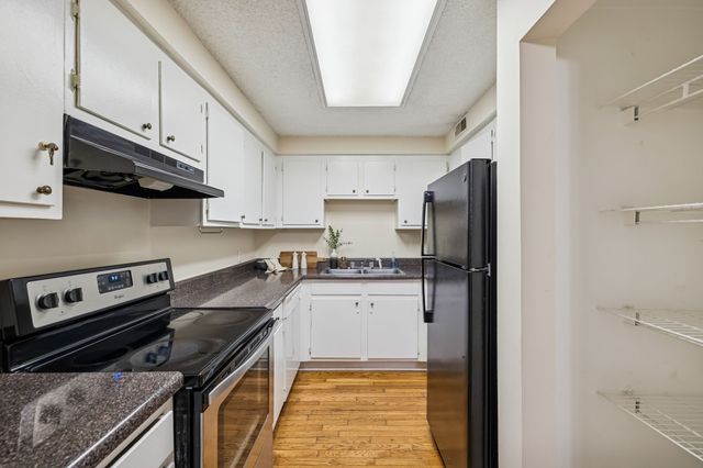 500 Paragon Mills Rd Apt M11, Nashville, TN 37211