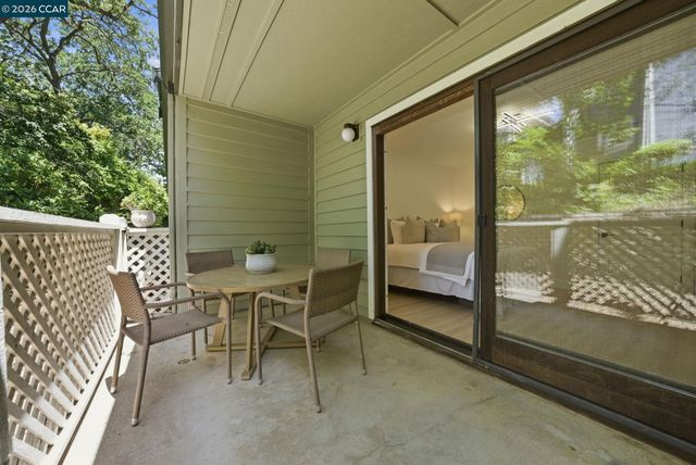 400 Suntree Ln 402, Pleasant Hill, CA 94523