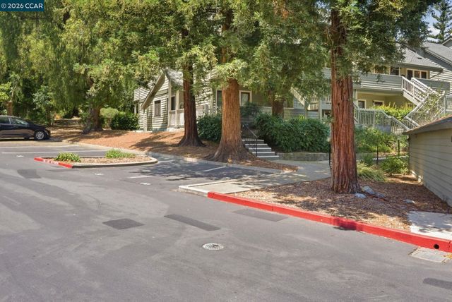400 Suntree Ln 402, Pleasant Hill, CA 94523
