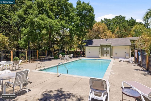 400 Suntree Ln 402, Pleasant Hill, CA 94523