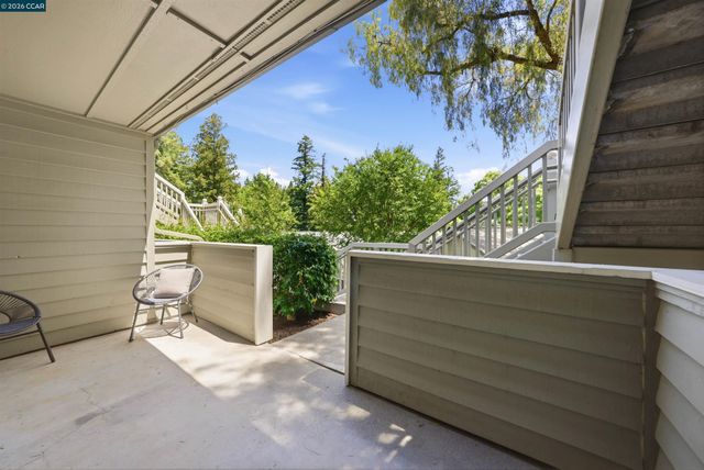400 Suntree Ln 402, Pleasant Hill, CA 94523