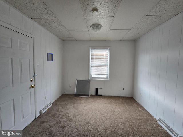 14-16 GRIEB AVE, Levittown, PA 19057