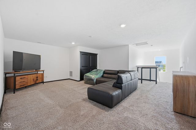 5722 Arctic Run Drive, Noblesville, IN 46062