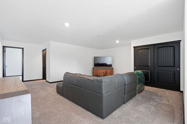 5722 Arctic Run Drive, Noblesville, IN 46062