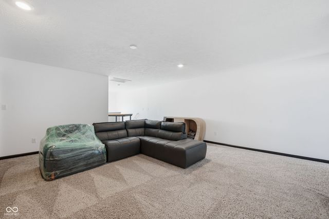 5722 Arctic Run Drive, Noblesville, IN 46062