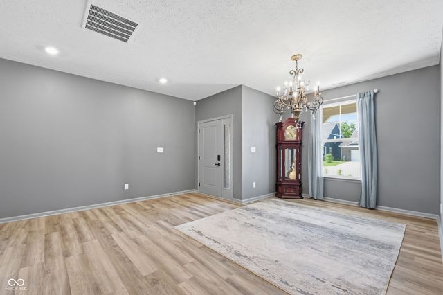 5722 Arctic Run Drive, Noblesville, IN 46062
