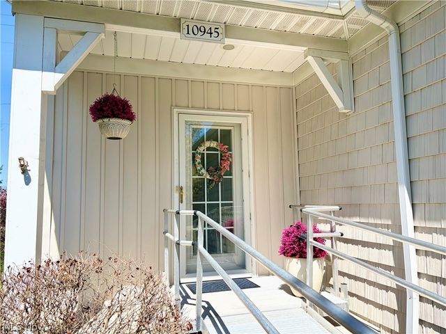 10945 Rocky Ledge Lane, Painesville, OH 44077