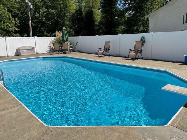 12 Jay Lane, Hopewell Junction, NY 12533
