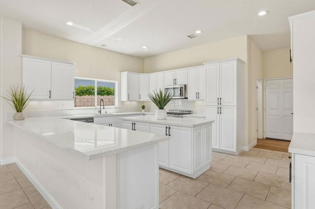 74580 Daylily Circle, Palm Desert, CA 92260