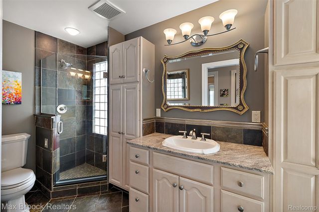 3642 Orchard Lake Road, West Bloomfield Charter Township, MI 48324