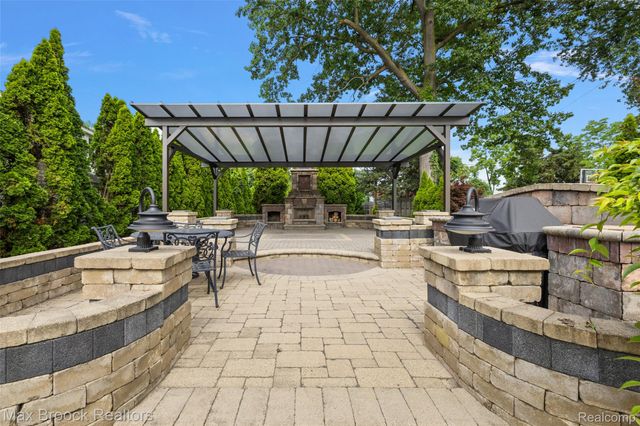 3642 Orchard Lake Road, West Bloomfield Charter Township, MI 48324
