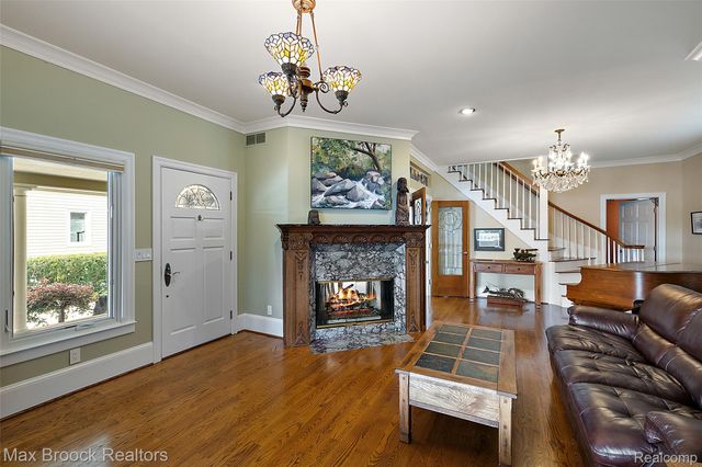 3642 Orchard Lake Road, West Bloomfield Charter Township, MI 48324