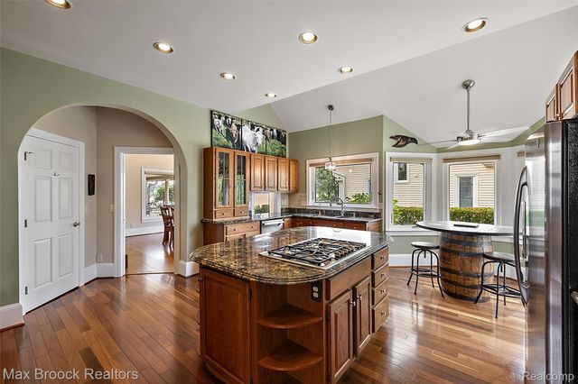 3642 Orchard Lake Road, West Bloomfield Charter Township, MI 48324