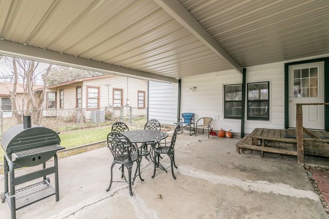 5036 Nadine Drive, Haltom City, TX 76117