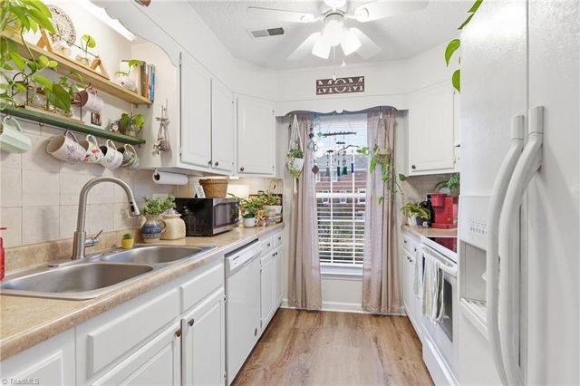 3949 Valley Court C, Winston-salem, NC 27106