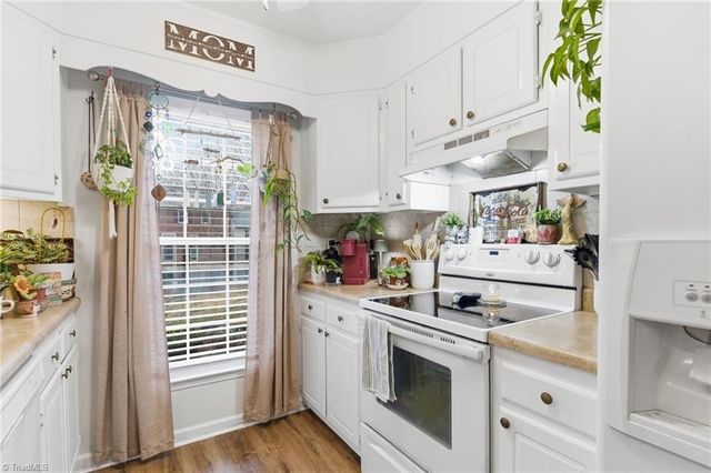 3949 Valley Court C, Winston-salem, NC 27106