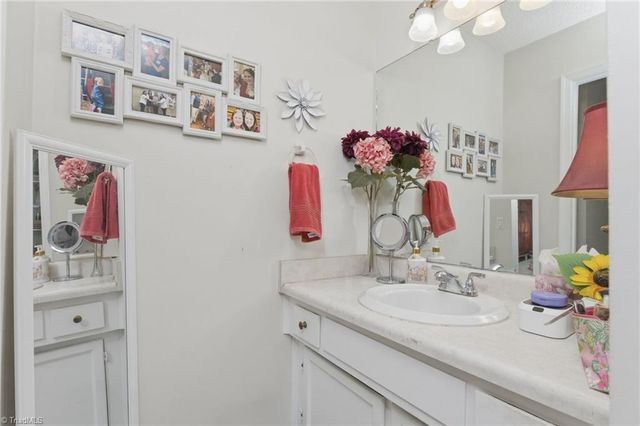 3949 Valley Court C, Winston-salem, NC 27106