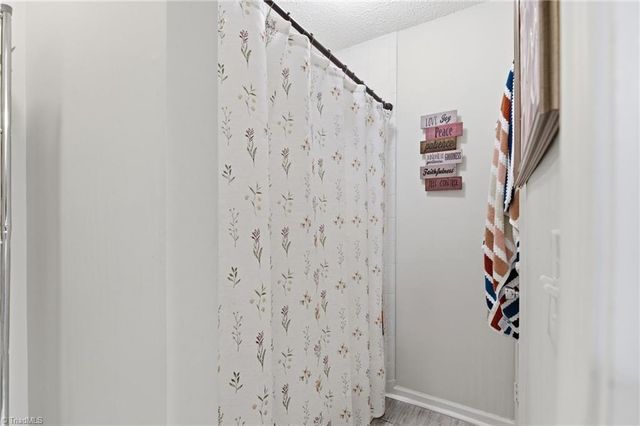 3949 Valley Court C, Winston-salem, NC 27106