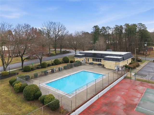 3949 Valley Court C, Winston-salem, NC 27106