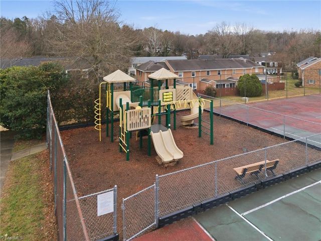 3949 Valley Court C, Winston-salem, NC 27106