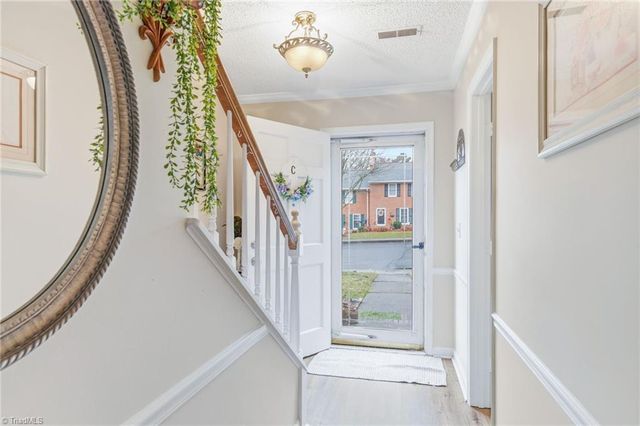 3949 Valley Court C, Winston-salem, NC 27106