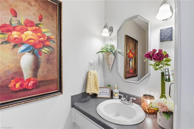 3949 Valley Court C, Winston-salem, NC 27106