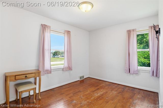 13592 Berwyn, Redford, MI 48239