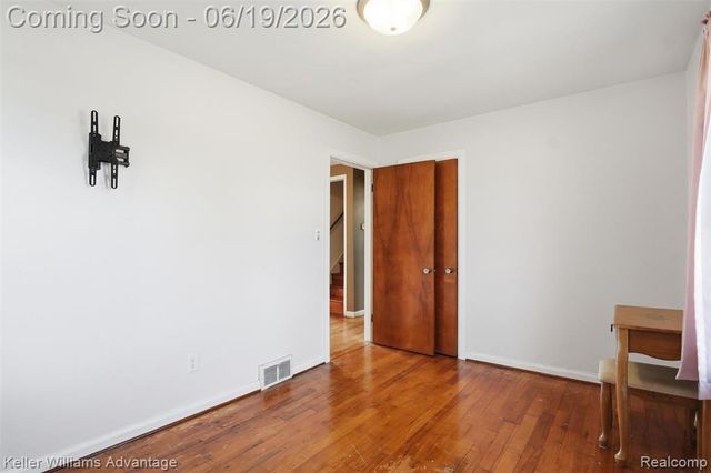 13592 Berwyn, Redford, MI 48239
