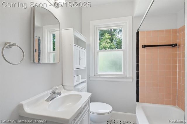 13592 Berwyn, Redford, MI 48239
