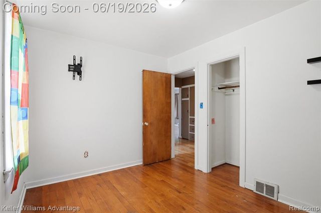 13592 Berwyn, Redford, MI 48239