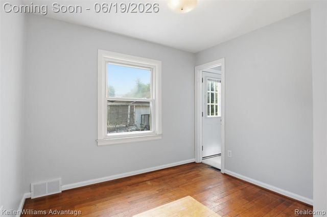 13592 Berwyn, Redford, MI 48239