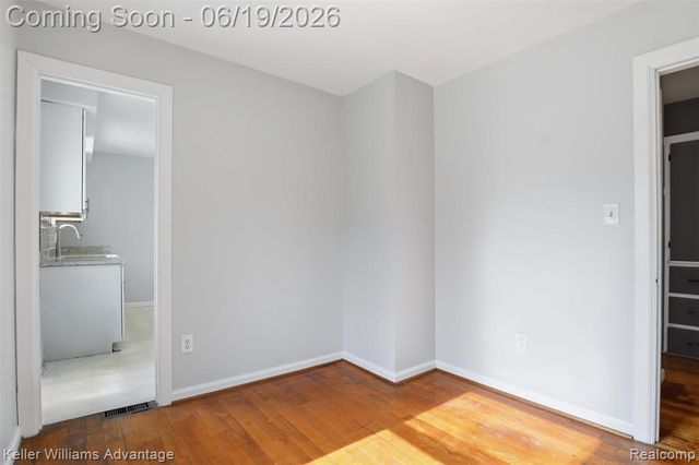 13592 Berwyn, Redford, MI 48239