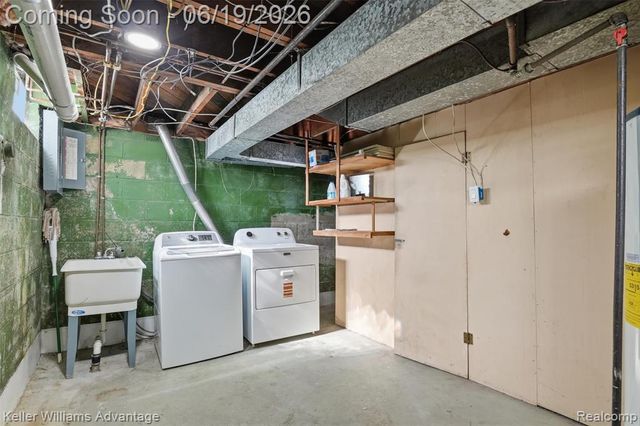 13592 Berwyn, Redford, MI 48239