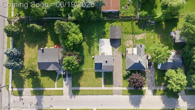 13592 Berwyn, Redford, MI 48239