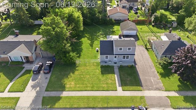 13592 Berwyn, Redford, MI 48239