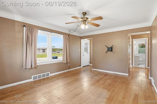 13592 Berwyn, Redford, MI 48239