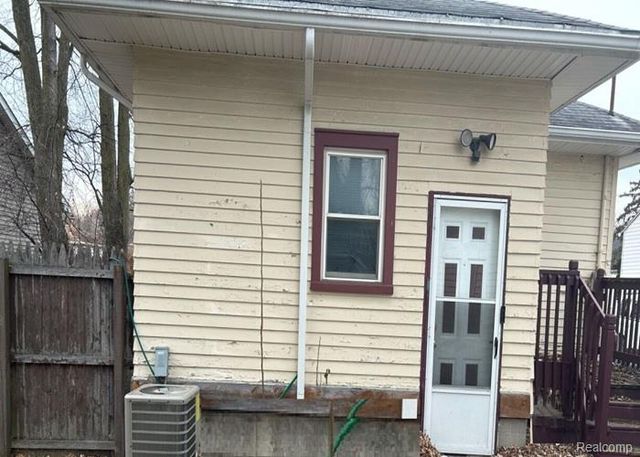 1928 Parkwood Avenue, Saginaw, MI 48601