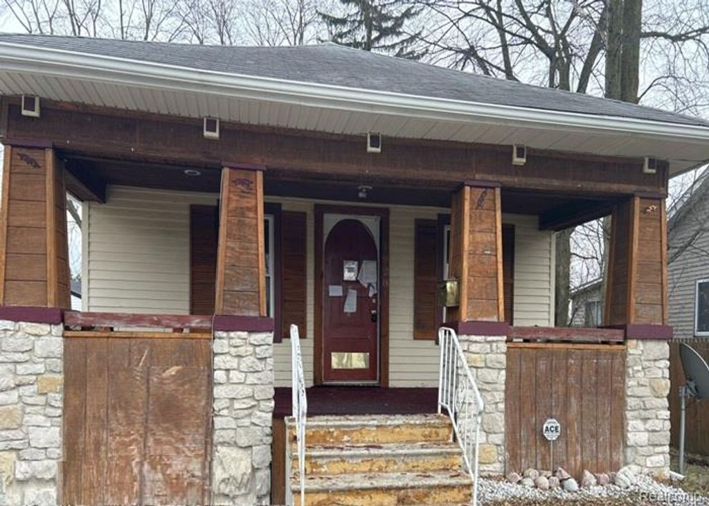 1928 Parkwood Avenue, Saginaw, MI 48601