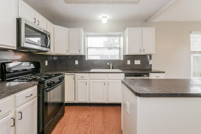 3217 Lee Circle, Pearland, TX 77581