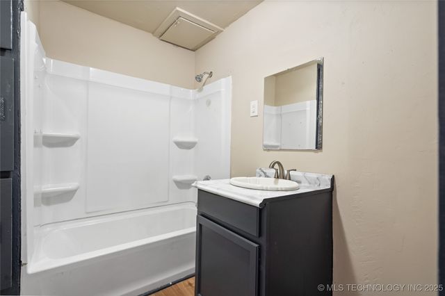 213 6th Avenue NW, Ardmore, OK 73401