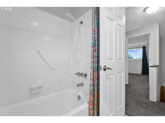 1935 W 17TH Ave B, Eugene, OR 97402