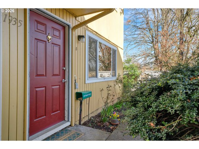 1935 W 17TH Ave B, Eugene, OR 97402