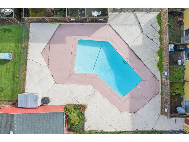 1935 W 17TH Ave B, Eugene, OR 97402