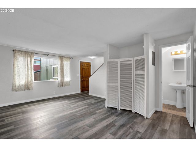 1935 W 17TH Ave B, Eugene, OR 97402