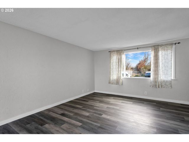 1935 W 17TH Ave B, Eugene, OR 97402