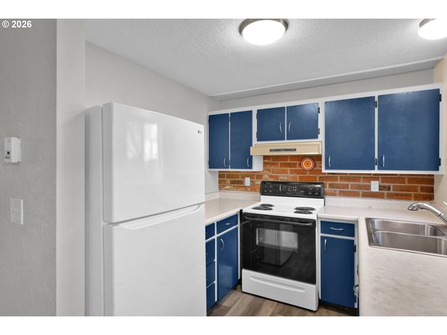 1935 W 17TH Ave B, Eugene, OR 97402