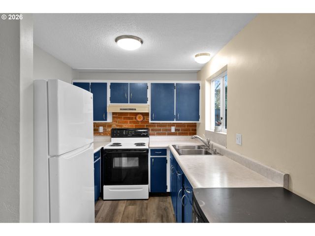 1935 W 17TH Ave B, Eugene, OR 97402