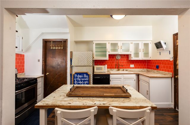 95 Harwood St, Mt Washington, PA 15211