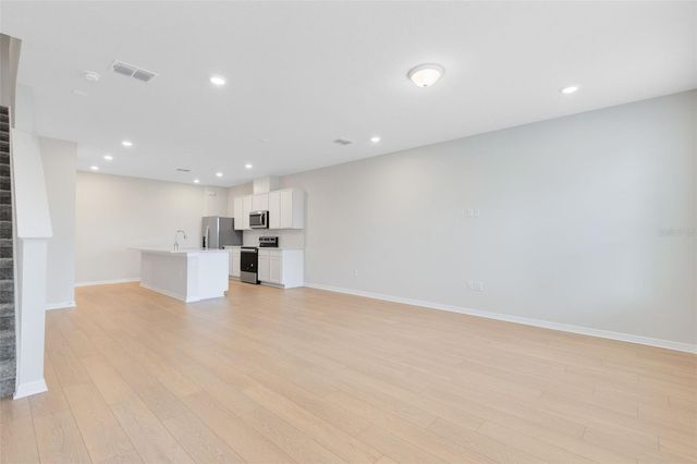 6331 BREEZE FILLED LANE, Winter Garden, FL 34787